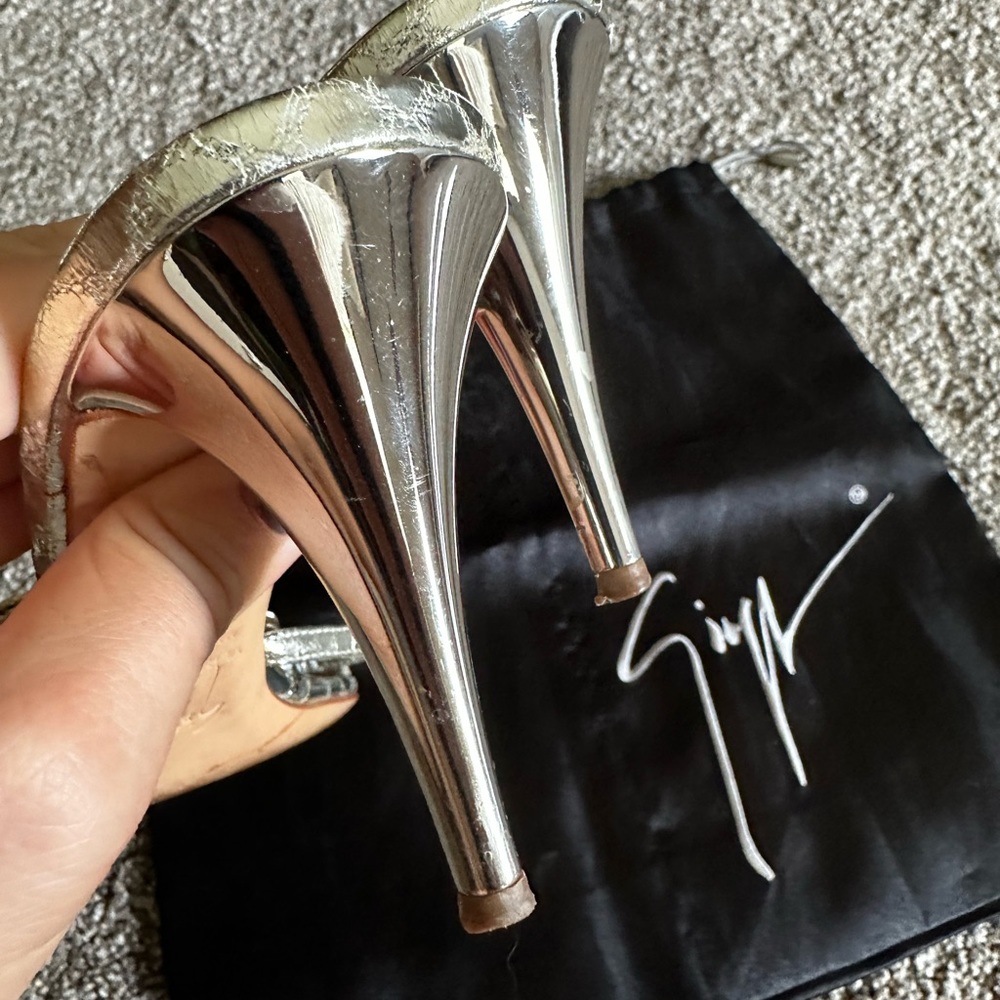 Beautiful GIUSEPPE ZANOTTI heels - Picture 3 of 6